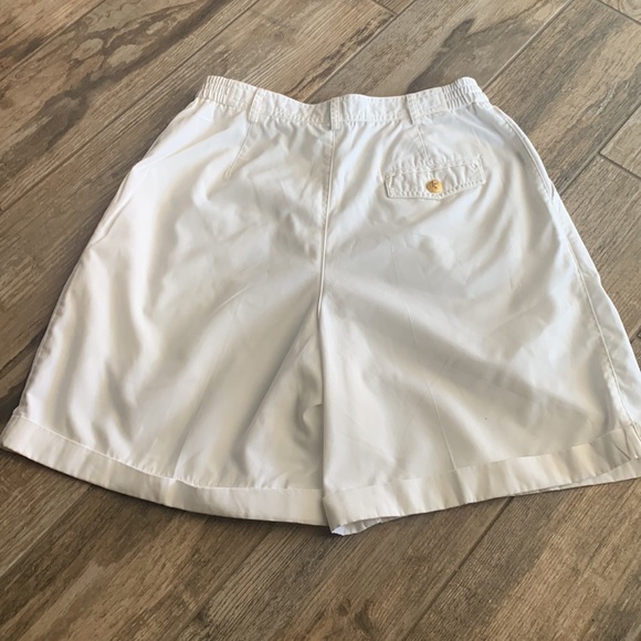 Lizsport in good condition, white shorts with gold button. - Picture 4 of 4
